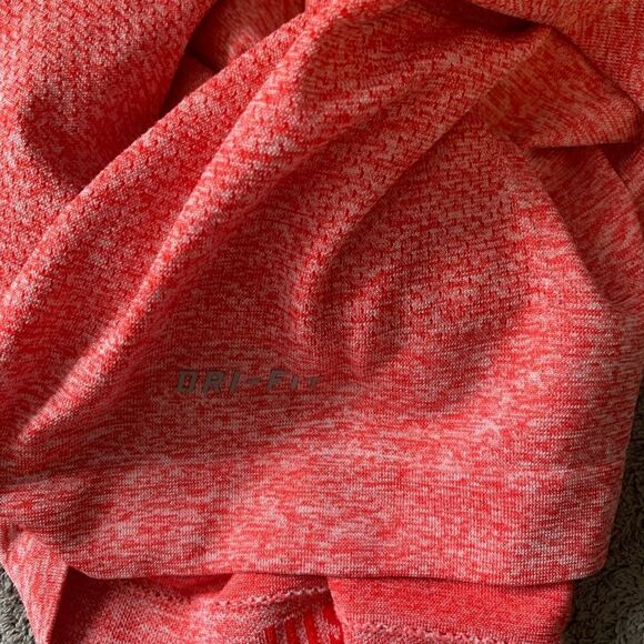 Nike Running Men's Red Athletic Shirt - Picture 9 of 9